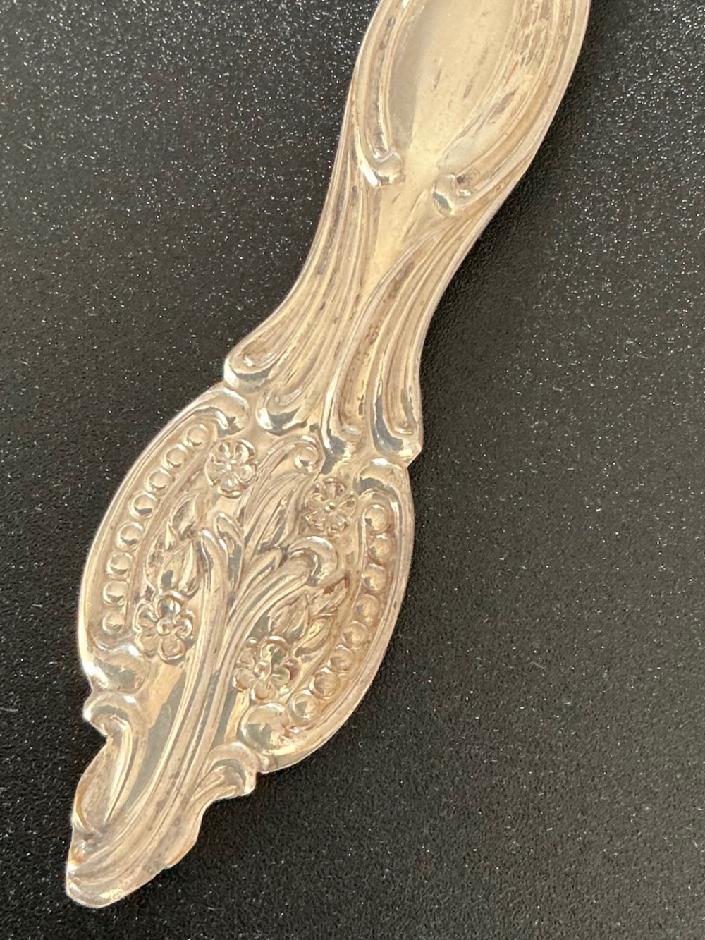 Vintage Sheridan Silver Co Ornate Silver Plated Large Buffet Serving Spoon - Picture 6 of 15